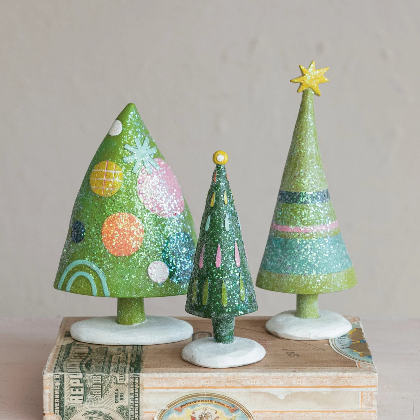 CHRISTMAS TREE W/ DOTS & GLITTER